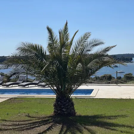 Neo Villa