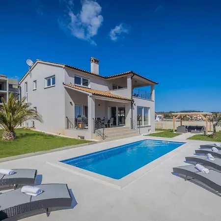 Villa Neo *
