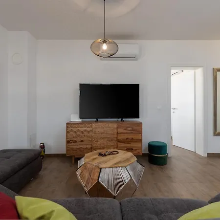 Neo Villa