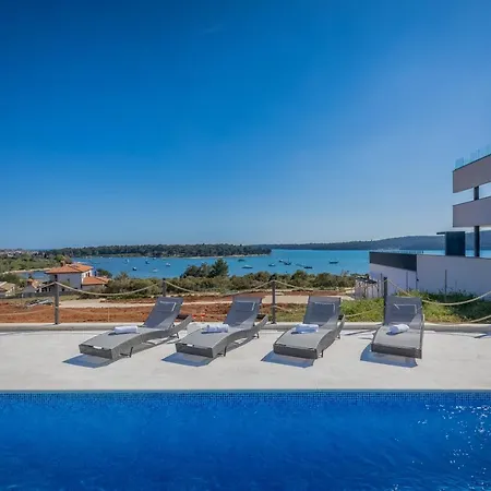 Villa Neo *