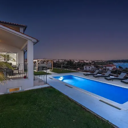 Villa Neo *